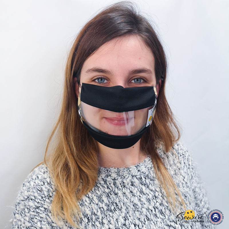 Masque Sourire noir et beige avec une fenêtre transparente pour lire sur les lèvres